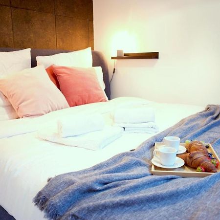 P&O Serviced Apartments Kinowa Warsaw Ngoại thất bức ảnh