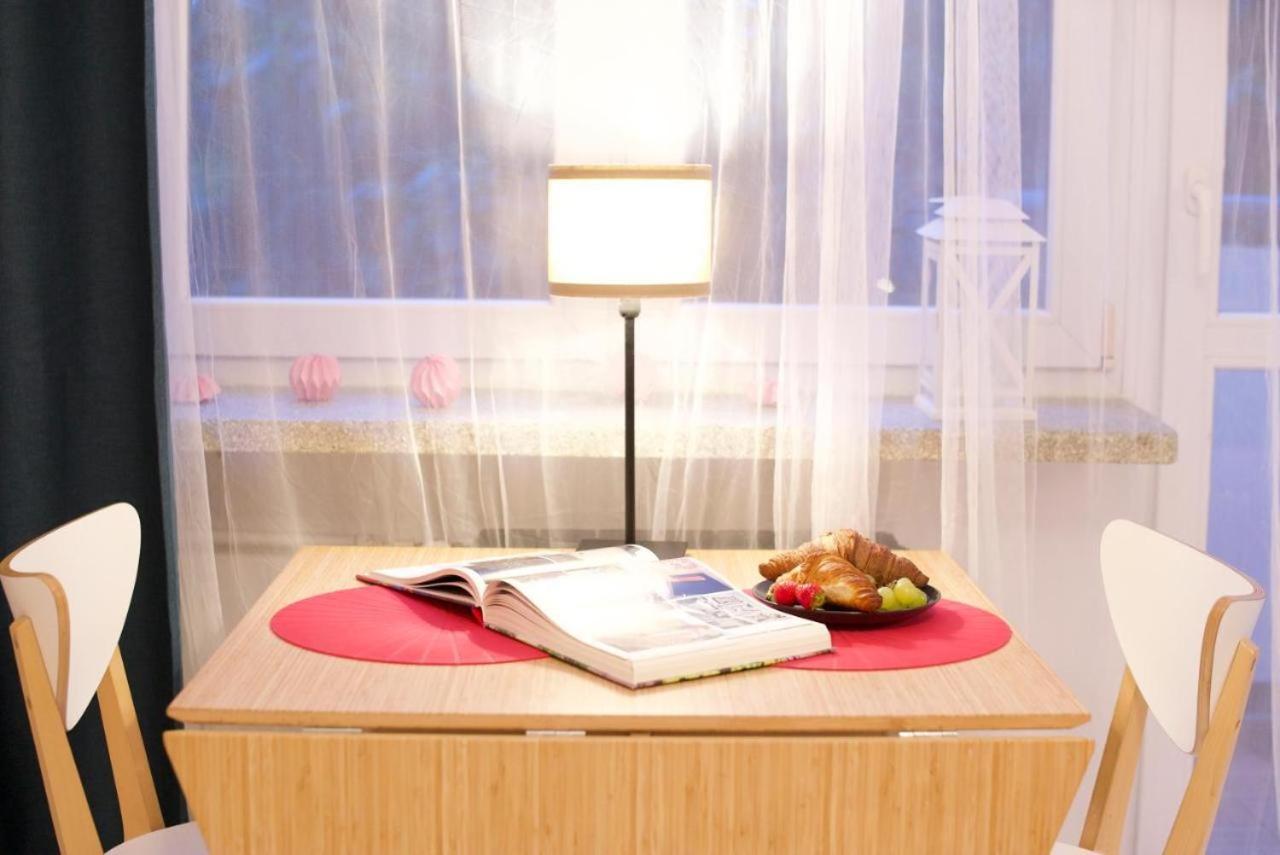 P&O Serviced Apartments Kinowa Warsaw Ngoại thất bức ảnh