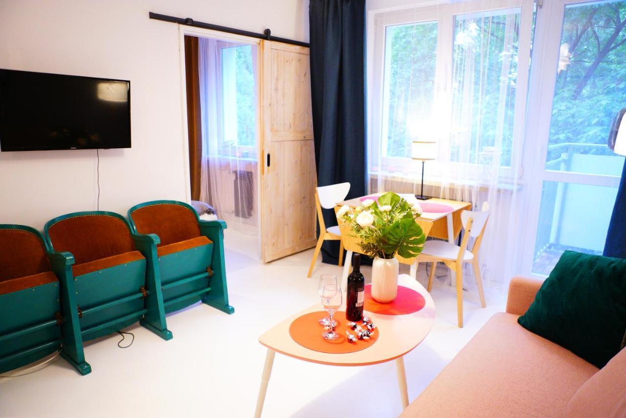 P&O Serviced Apartments Kinowa Warsaw Ngoại thất bức ảnh