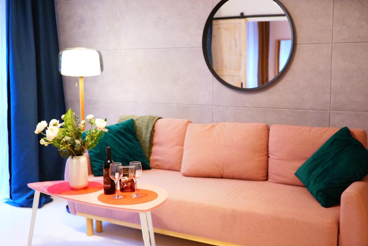 P&O Serviced Apartments Kinowa Warsaw Ngoại thất bức ảnh